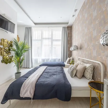 Exclusive Private In The Center Of Bp W 4bedrms, 4 Bathrms Apartmán