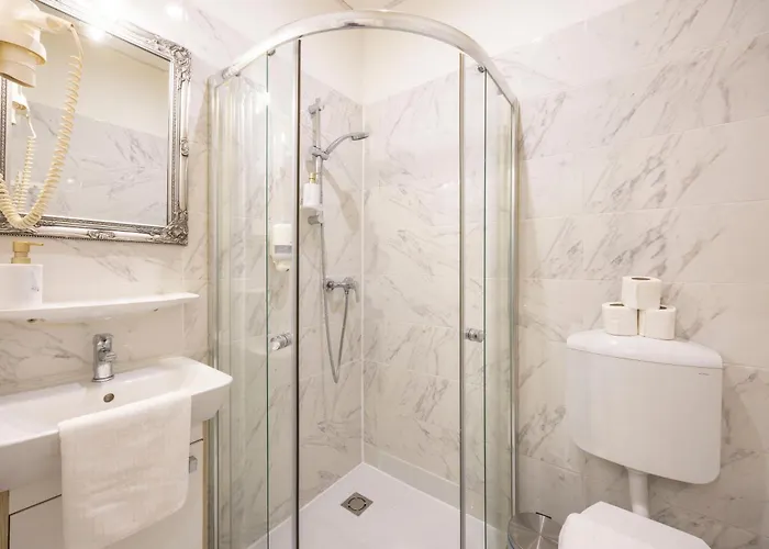 Exclusive Private In The Center Of Bp W 4bedrms, 4 Bathrms * Budapešť