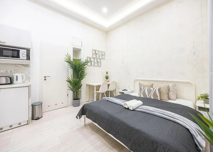 Exclusive Private In The Center Of Bp W 4bedrms, 4 Bathrms